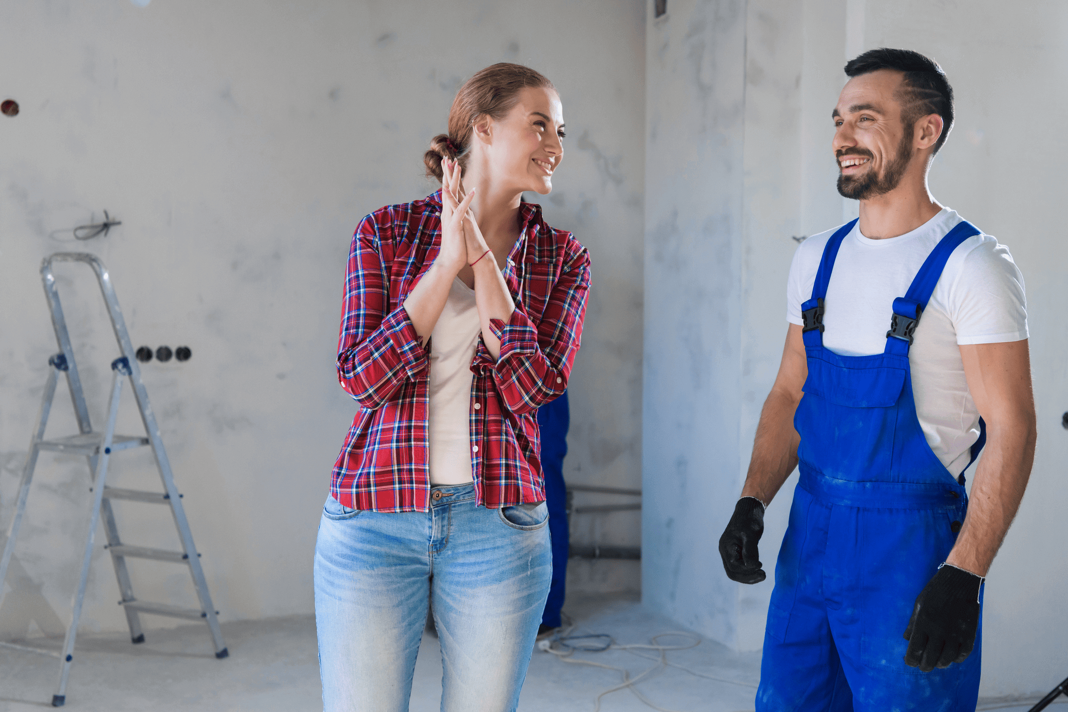 Un architecte d'intérieur Deauville sur le chantier avec sa cliente