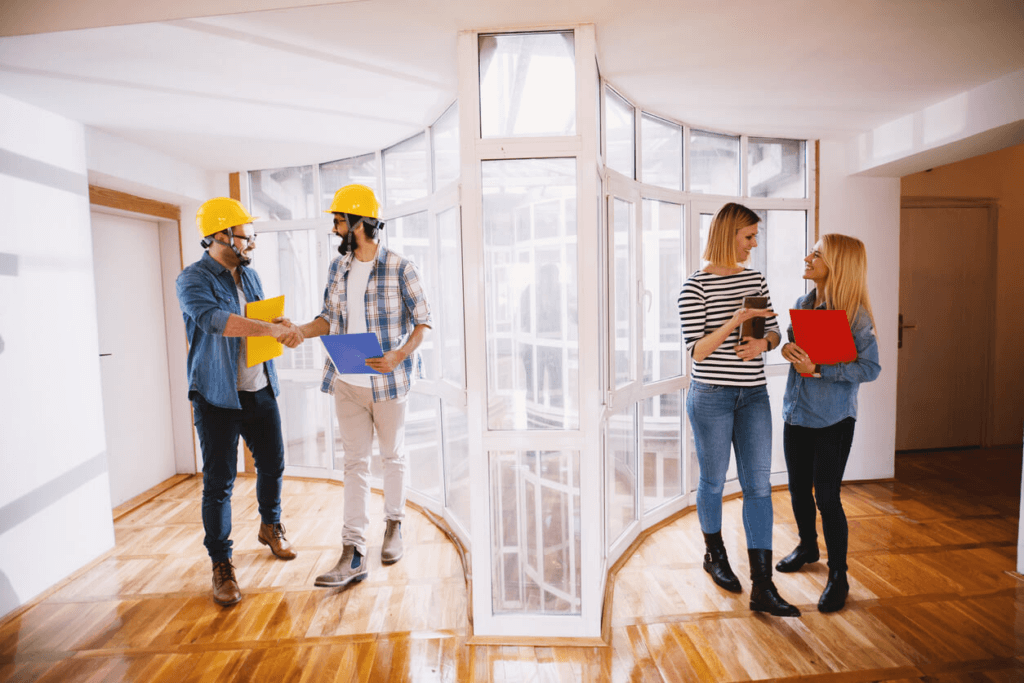 des architectes d'intérieur Le Havre qui font visiter une maison rénovée