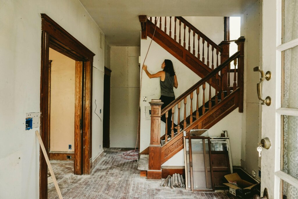 rénovation escalier, une activié qui nécessite des différents travaux