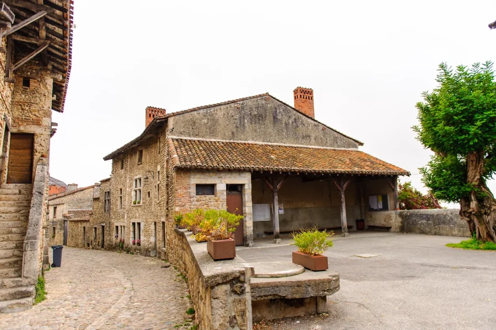 Une vieille maison à rénover à Challans