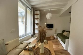 Salle à manger minimaliste et lumineuse conçue par un architecte à Rouen