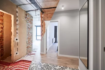 Avant-après d’une rénovation intérieure menée par un architecte à Saint-Denis, révélant une transformation complète d’un appartement